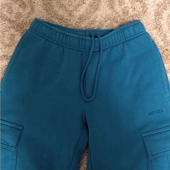 Aritzia cargo sweatpants - Picture 2 of 5
